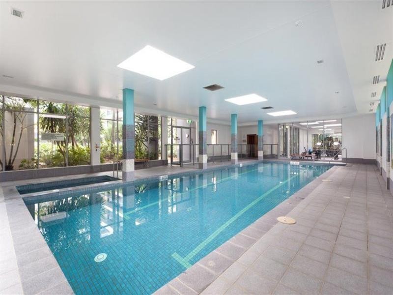 3 Como Crescent, Southport QLD 4215