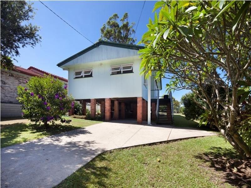 37 Brolga Avenue, Southport QLD 4215