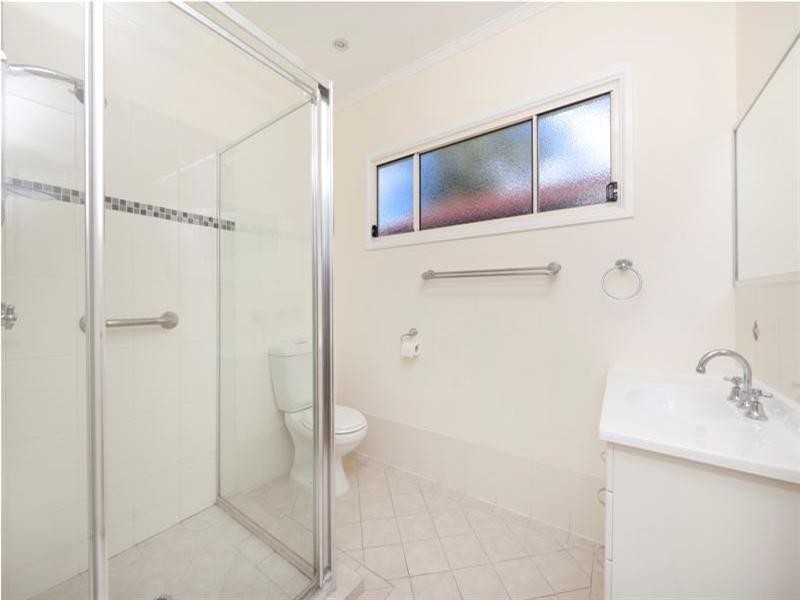 37 Brolga Avenue, Southport QLD 4215