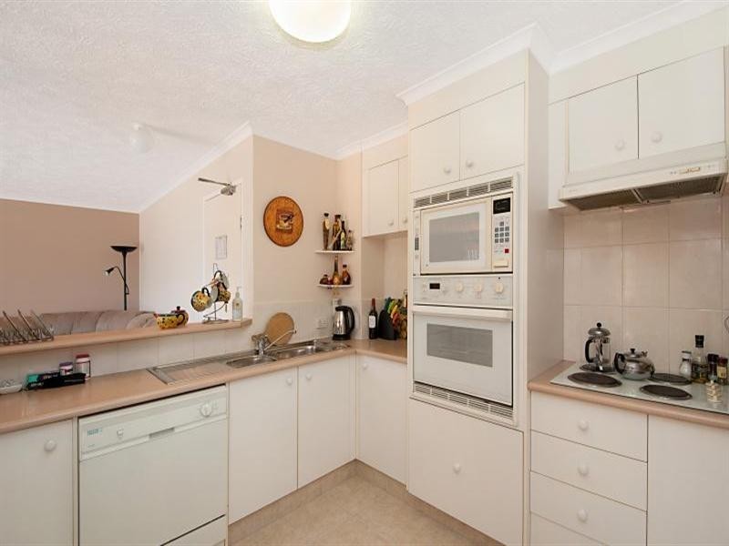 12 Whiting Street, Labrador QLD 4215