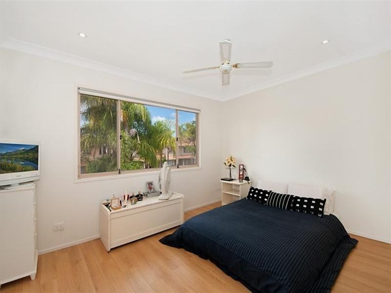 21 Usher Avenue, Labrador QLD 4215