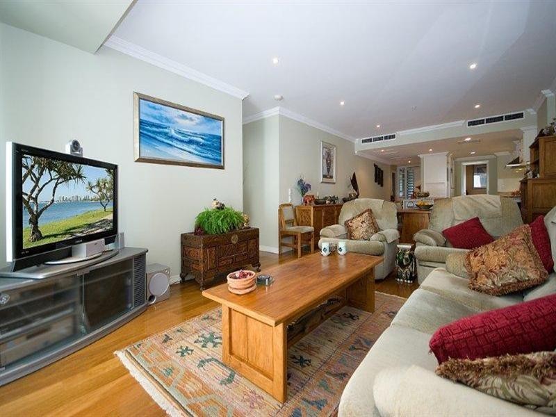 212 Marine Parade, Labrador QLD 4215