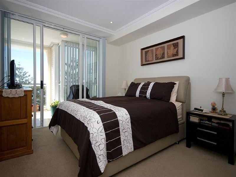 212 Marine Parade, Labrador QLD 4215