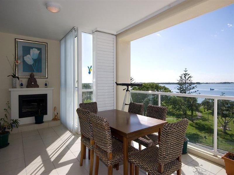 212 Marine Parade, Labrador QLD 4215