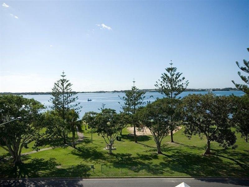 212 Marine Parade, Labrador QLD 4215