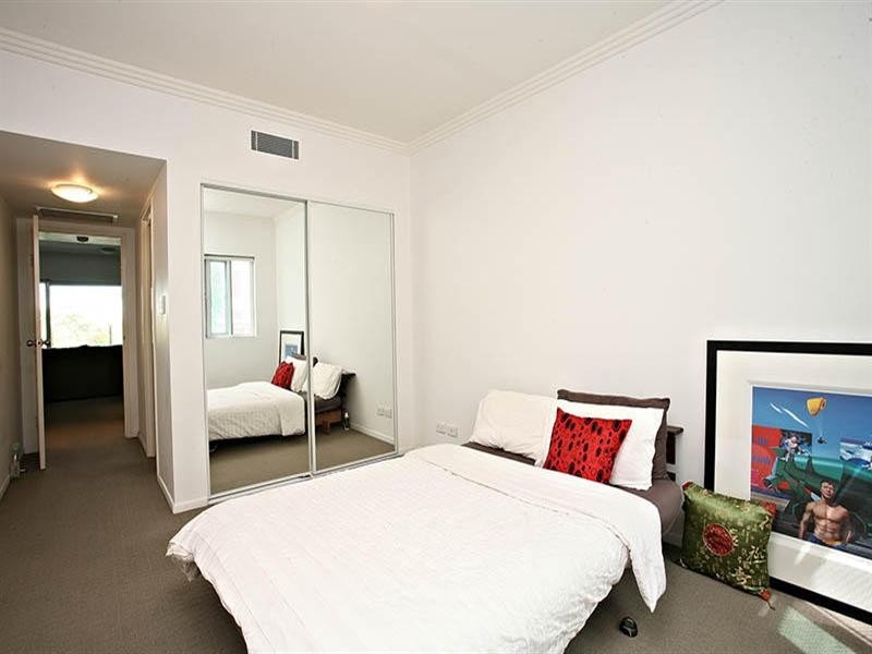 18 Rose Street, Southport QLD 4215