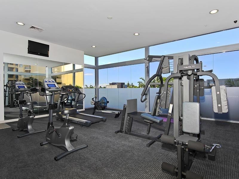 4 Como Crescent, Southport QLD 4215