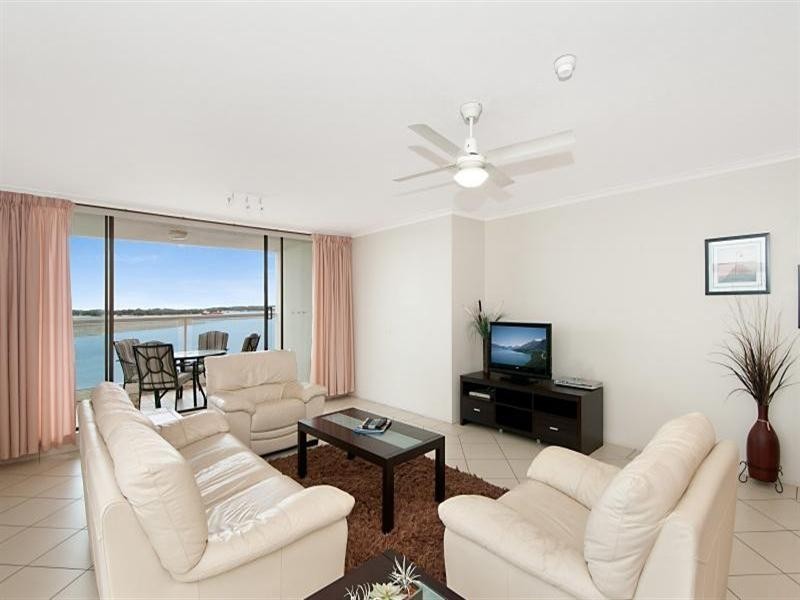 318 Marine Parade, Labrador QLD 4215