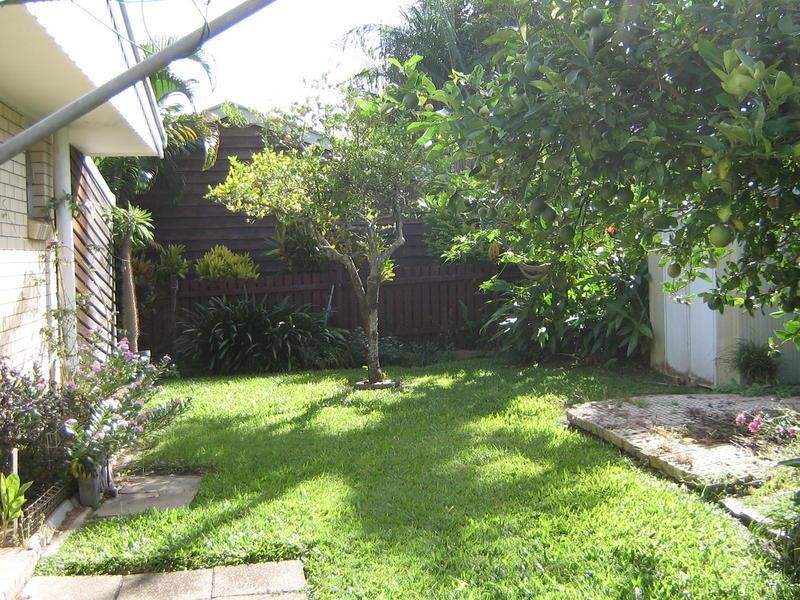 6 Kenmar Street, Labrador QLD 4215