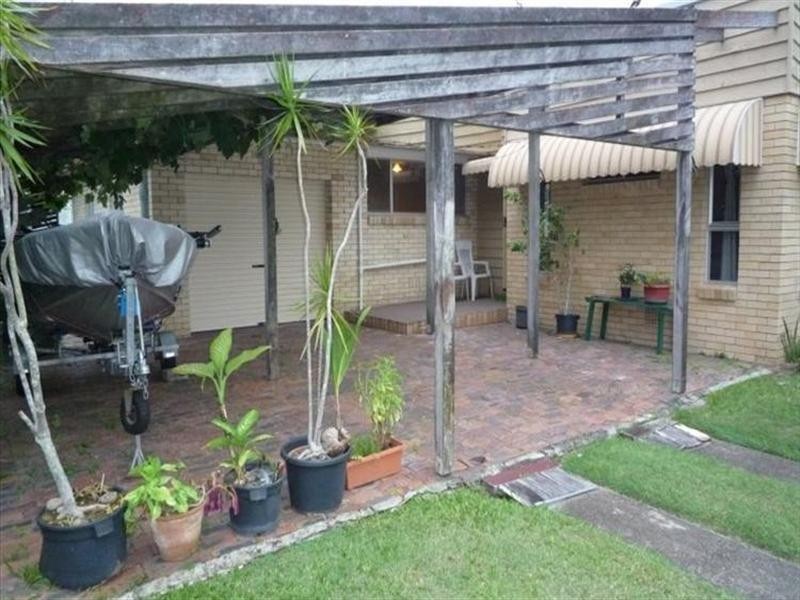 6 Kenmar Street, Labrador QLD 4215