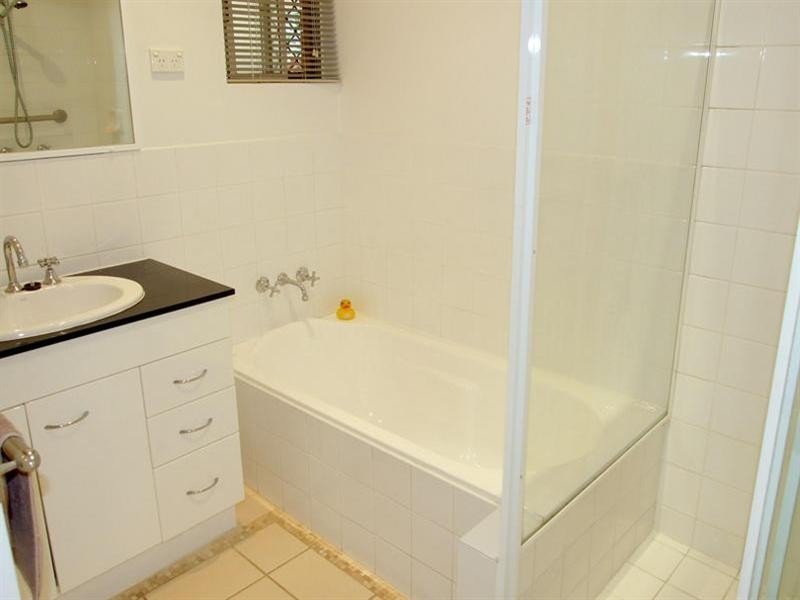 17 Royal Palm Court, Southport QLD 4215