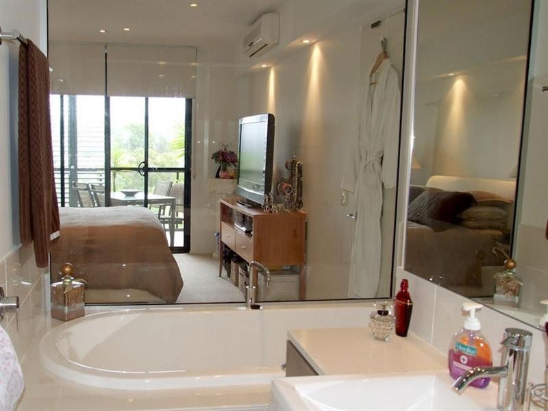 310 Easthill Drive, Robina QLD 4226