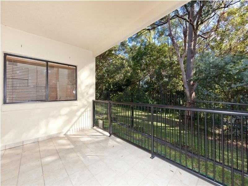 12 College Avenue, Southport QLD 4215