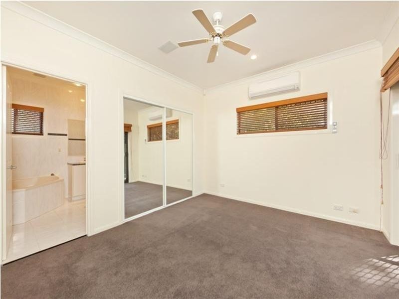 12 College Avenue, Southport QLD 4215