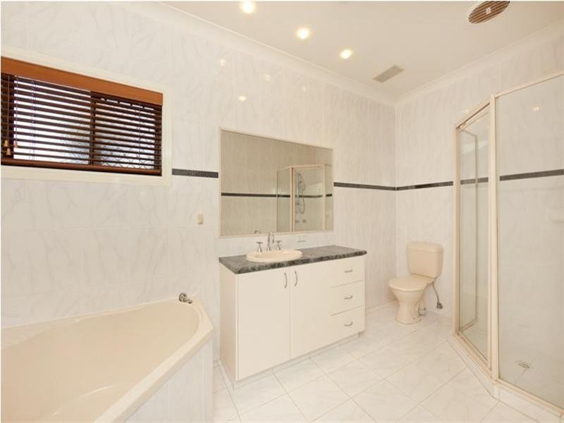 12 College Avenue, Southport QLD 4215