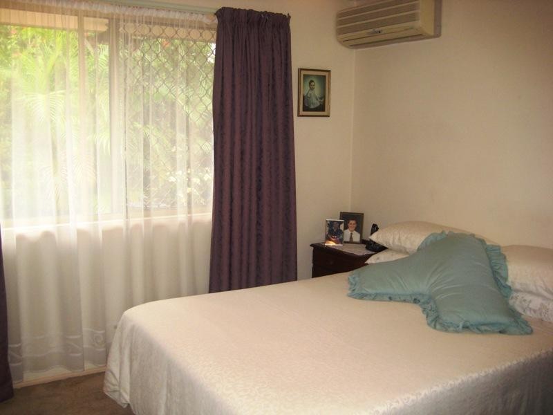 6 Melanie Place, Labrador QLD 4215