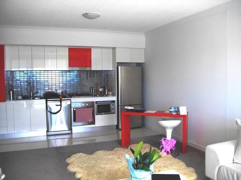 9 Lawson Street, Southport QLD 4215