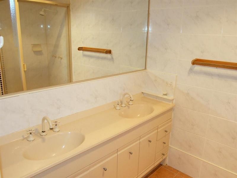 30 Peter Senior Court, Parkwood QLD 4214