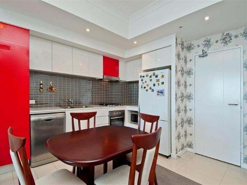 5 Lawson Street, Southport QLD 4215