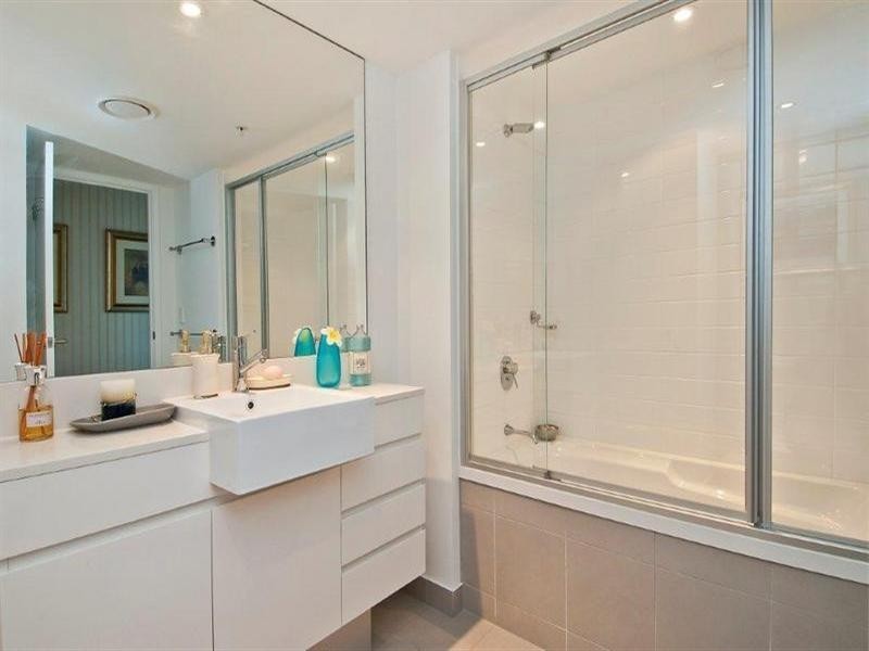 5 Lawson Street, Southport QLD 4215