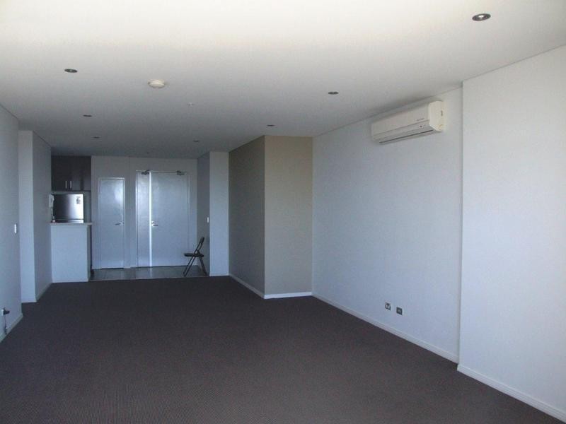 4 Como Crescent, Southport QLD 4215