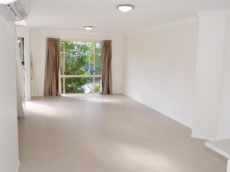 5 Ahern Street, Labrador QLD 4215