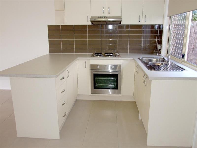 5 Ahern Street, Labrador QLD 4215