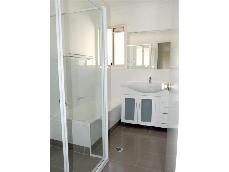 5 Ahern Street, Labrador QLD 4215