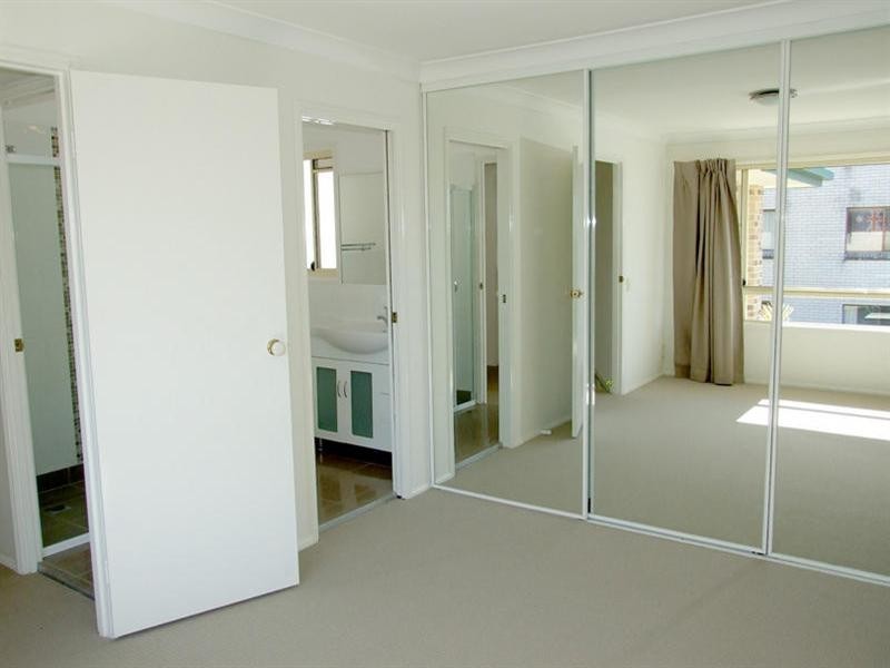 5 Ahern Street, Labrador QLD 4215