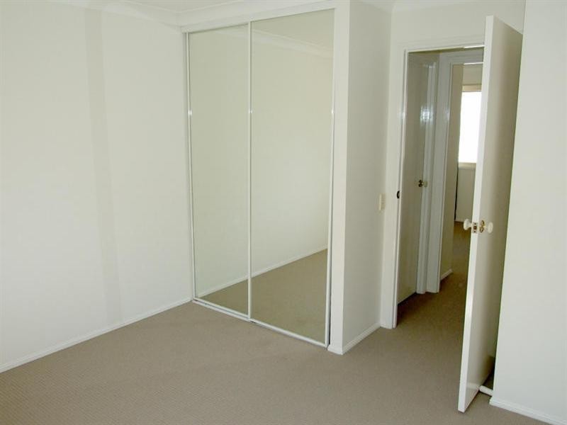 5 Ahern Street, Labrador QLD 4215