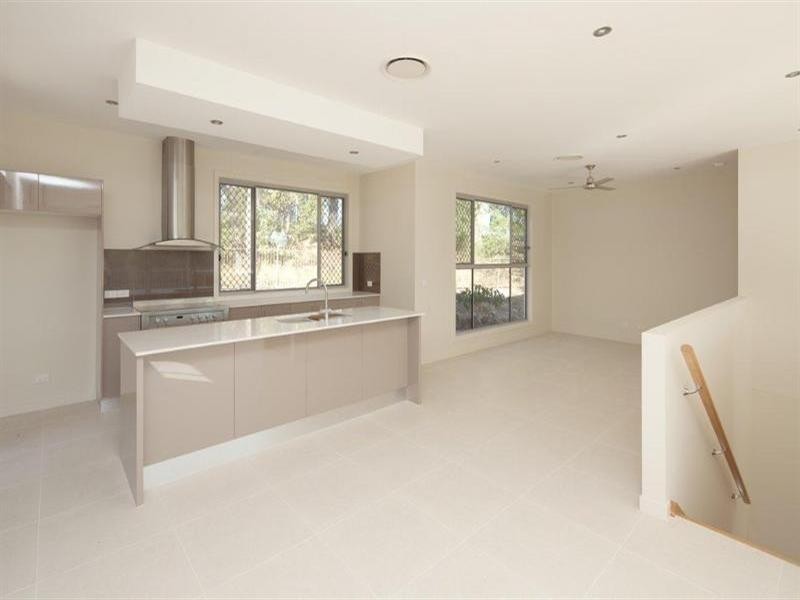 51 Canada Place, Arundel QLD 4214