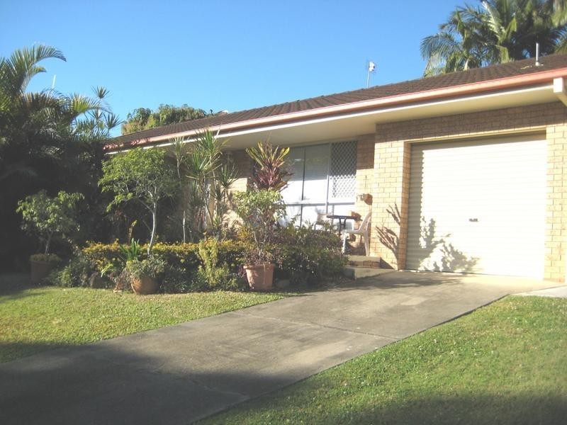 4 Merinda Court, Southport QLD 4215