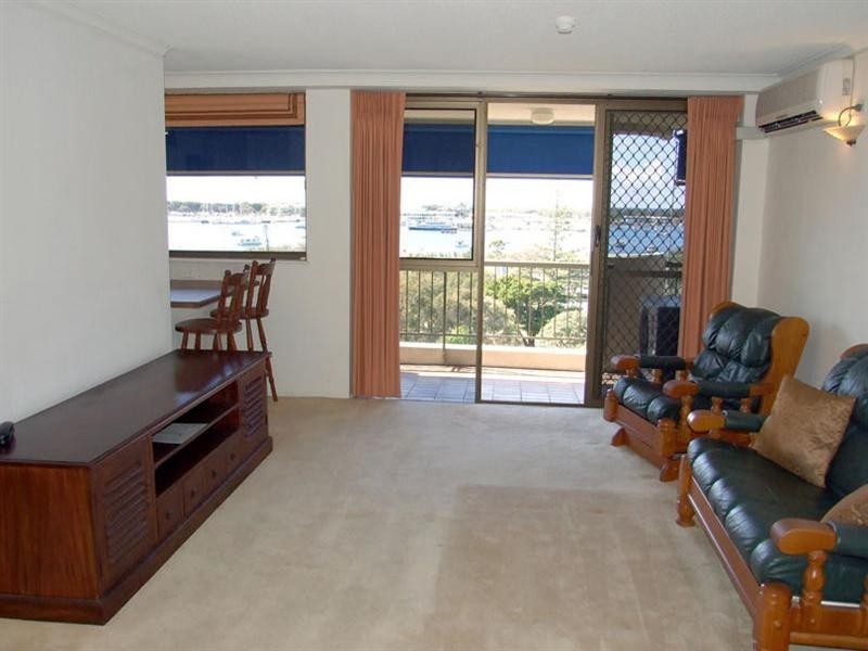 7F 10 Marine Parade, Southport QLD 4215