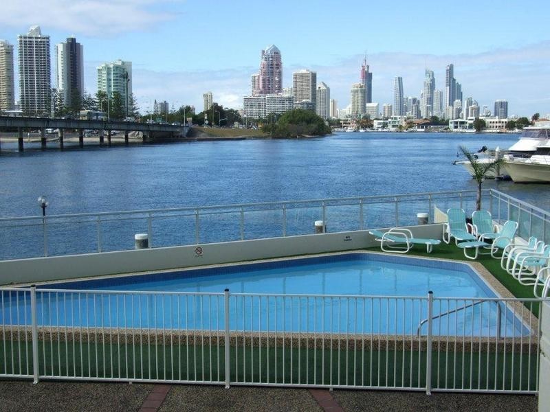 77 Brighton Parade, Southport QLD 4215