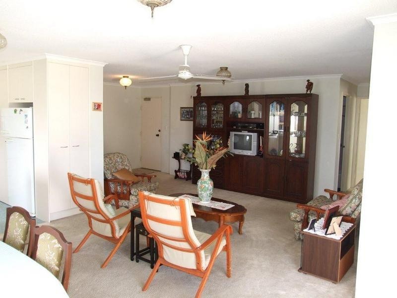 77 Brighton Parade, Southport QLD 4215