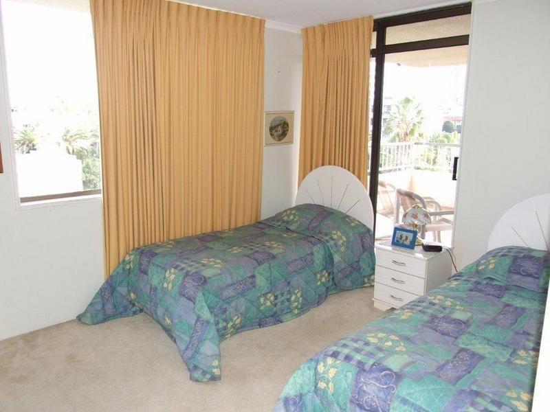 77 Brighton Parade, Southport QLD 4215