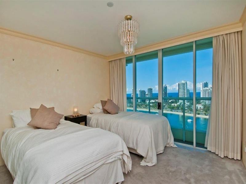 C19-2 75 Brighton Parade, Southport QLD 4215
