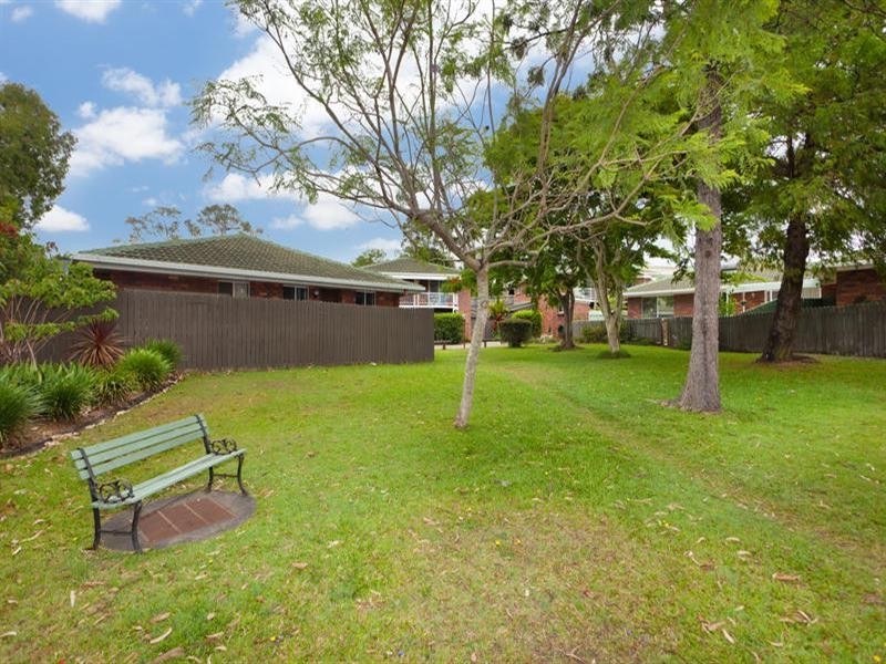 10 Hollywell Road, Biggera Waters QLD 4216