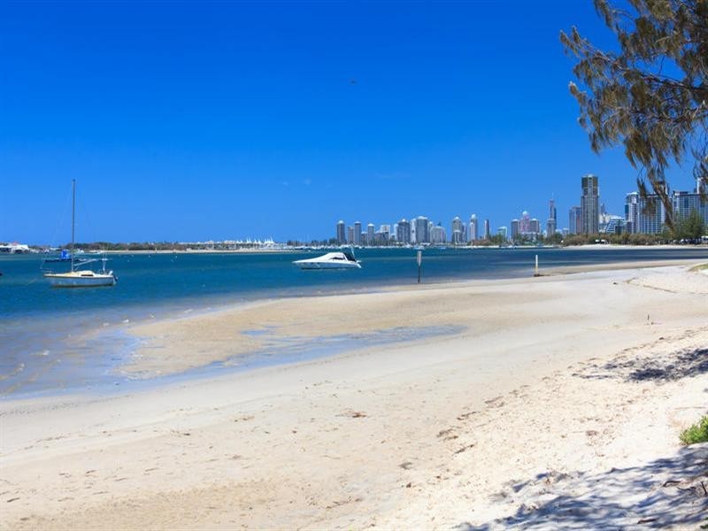 10 Hollywell Road, Biggera Waters QLD 4216