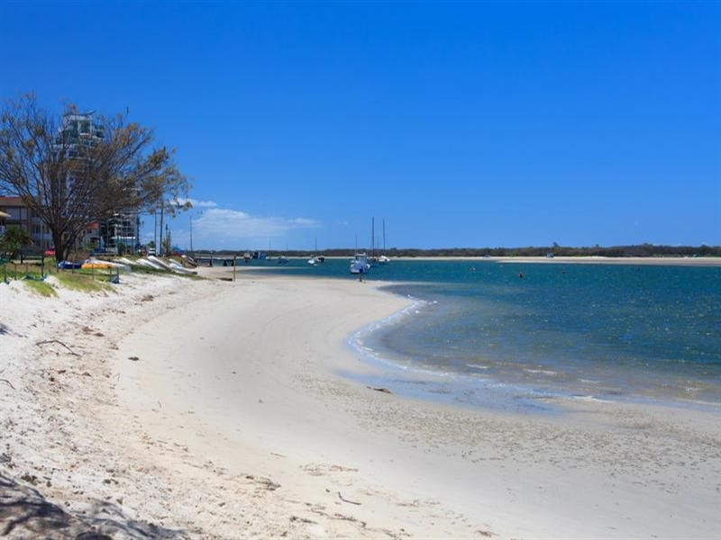 10 Hollywell Road, Biggera Waters QLD 4216