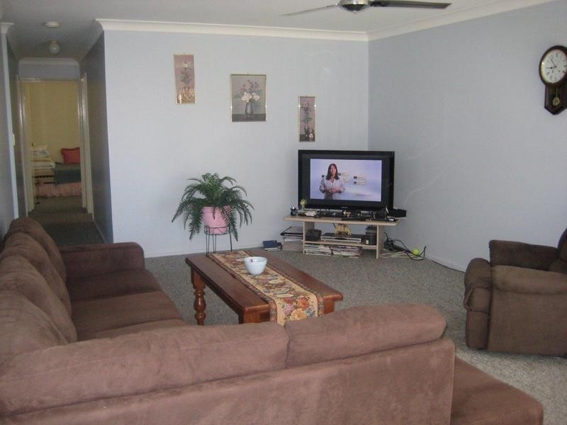 6 Jannie Court, Labrador QLD 4215