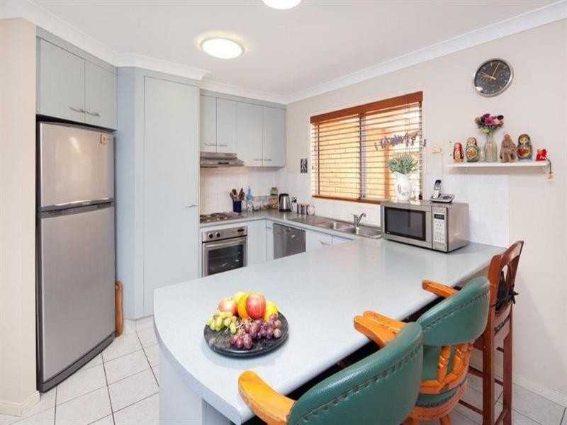 2 Tewantin Close, Parkwood QLD 4214