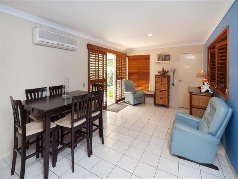 2 Tewantin Close, Parkwood QLD 4214