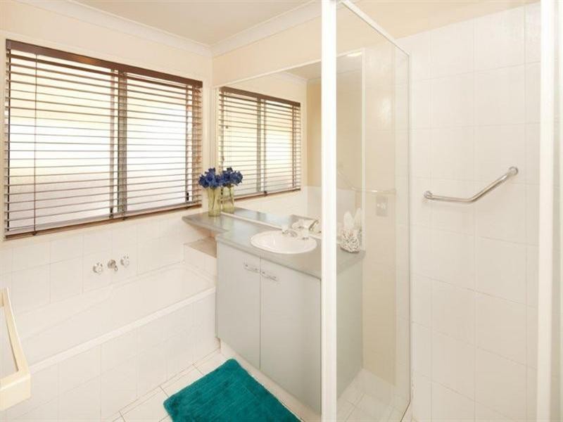2 Tewantin Close, Parkwood QLD 4214