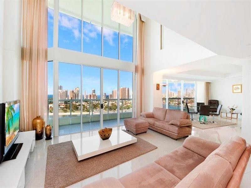 75 Brighton Parade, Southport QLD 4215