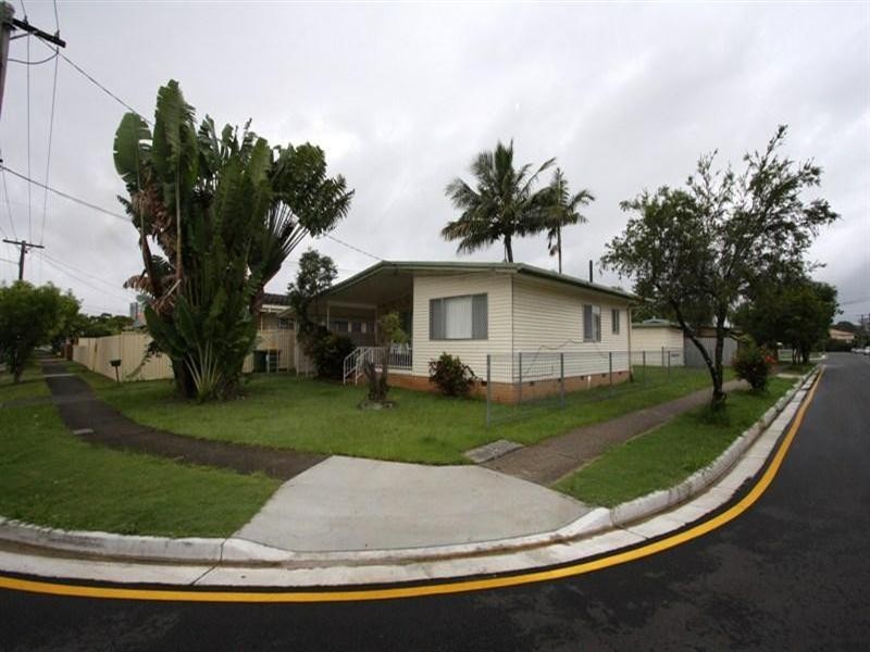 1 Fiona Street, Biggera Waters QLD 4216