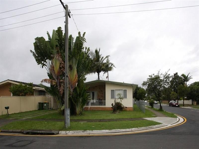 1 Fiona Street, Biggera Waters QLD 4216