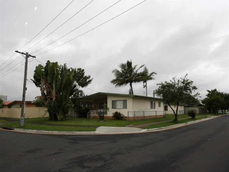 1 Fiona Street, Biggera Waters QLD 4216