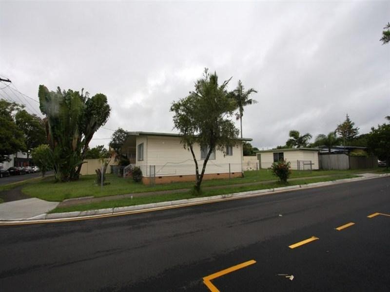 1 Fiona Street, Biggera Waters QLD 4216