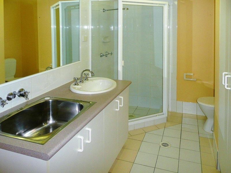 30 Marine Parade, Southport QLD 4215